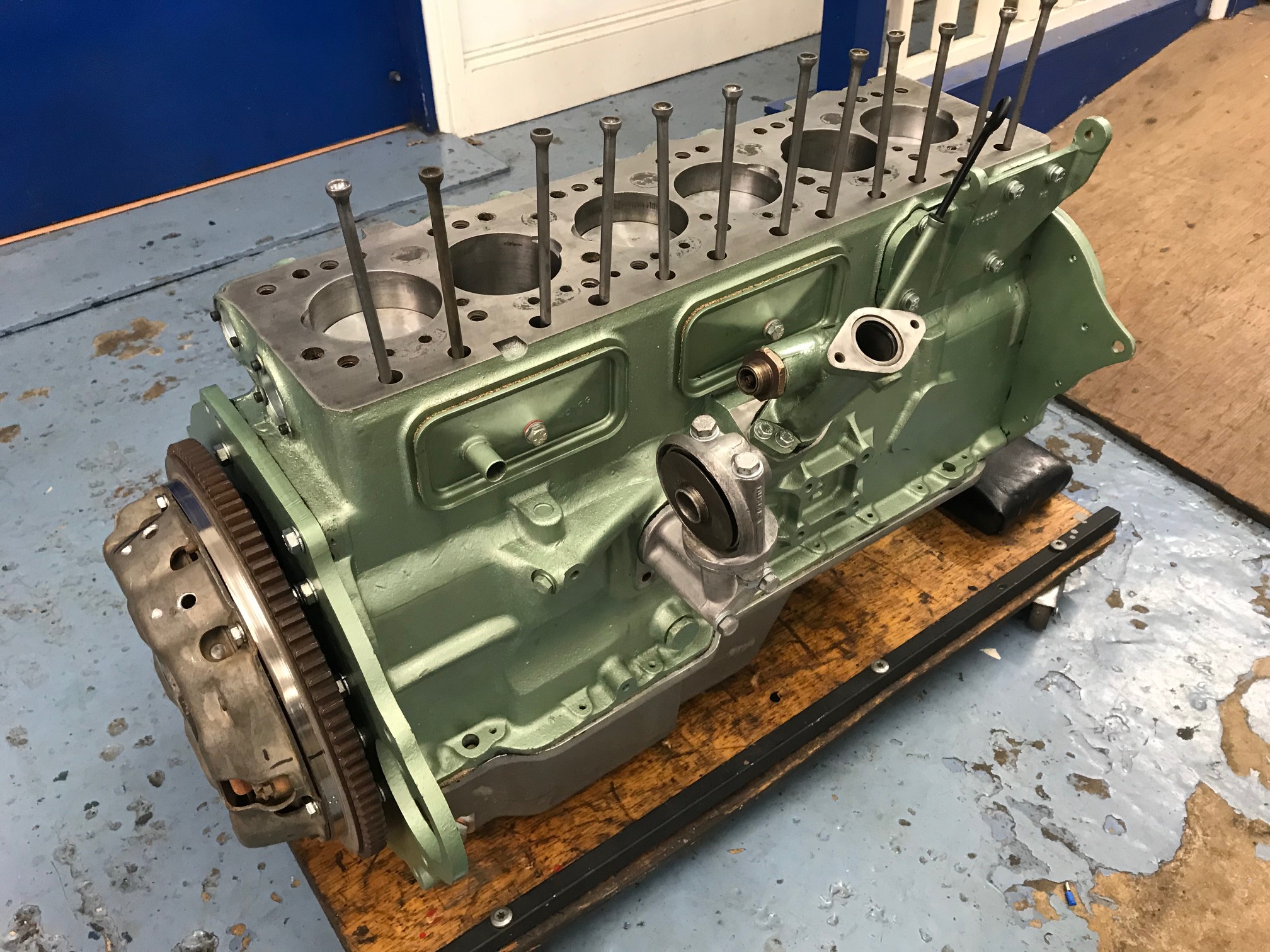 Austin Healey 3000 restoration. Engine & gearbox rebuild and installation