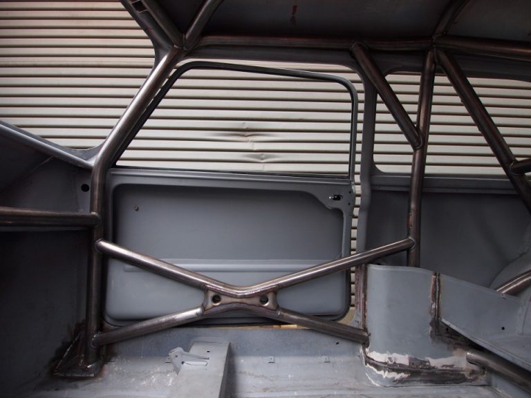 Custom Cages Dealer roll cage South East